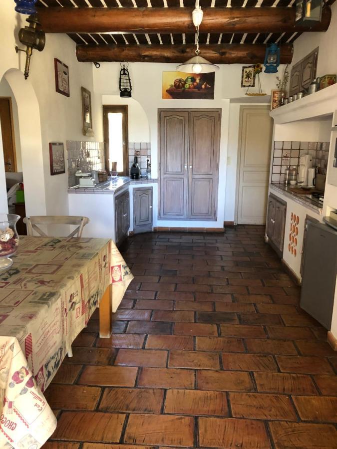 Villa dans le LUBERON à 2 km de LOURMARIN Lauris Exterior foto